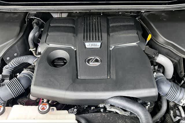Used 2025 Lexus GX 550 w/ Accessory Package (2T) AWD/4WD image 32