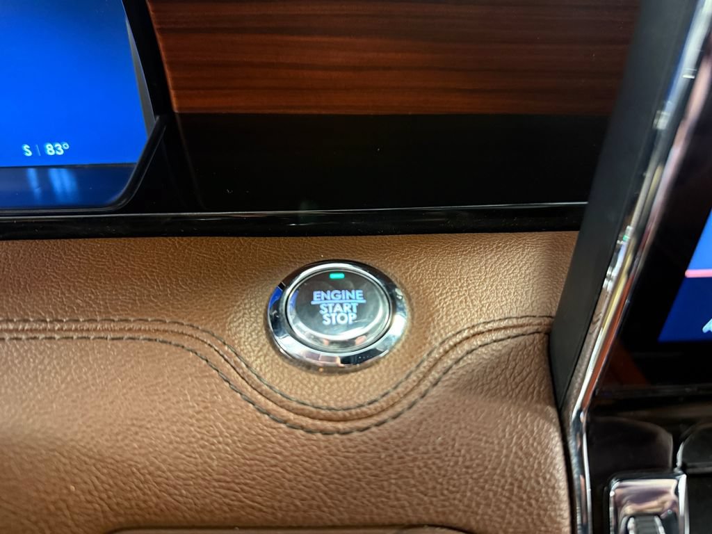 Used 2023 Lincoln Navigator Reserve AWD/4WD image 31