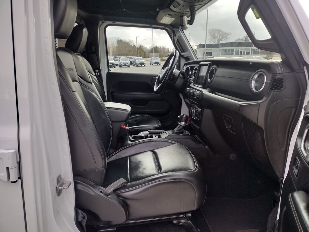Used 2022 Jeep Wrangler Unlimited Sahara w/ Cold Weather Group image 11