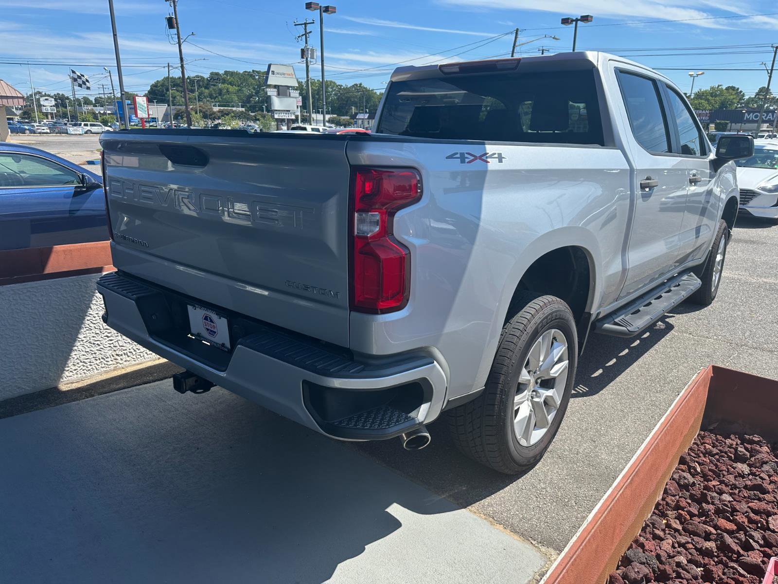 Used 2019 Chevrolet Silverado 1500 Custom w/ Custom Value Package image 6