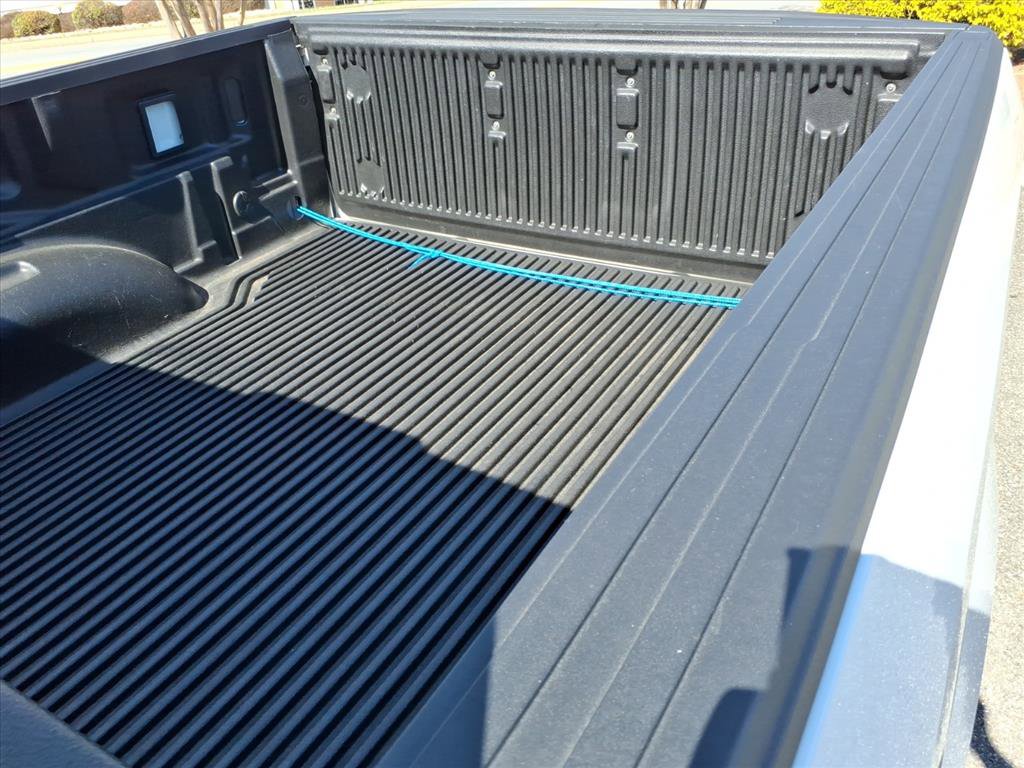 Used 2017 Ford F150 XLT image 11