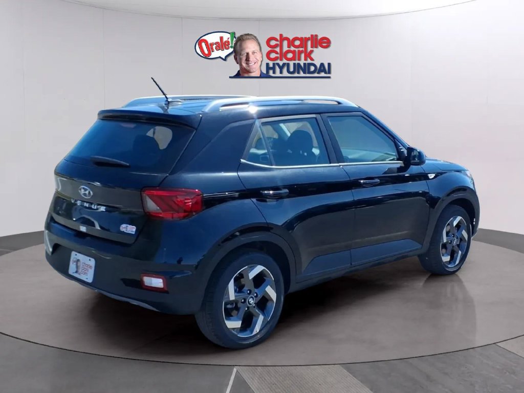 New 2026 Hyundai Venue SEL FWD image 5