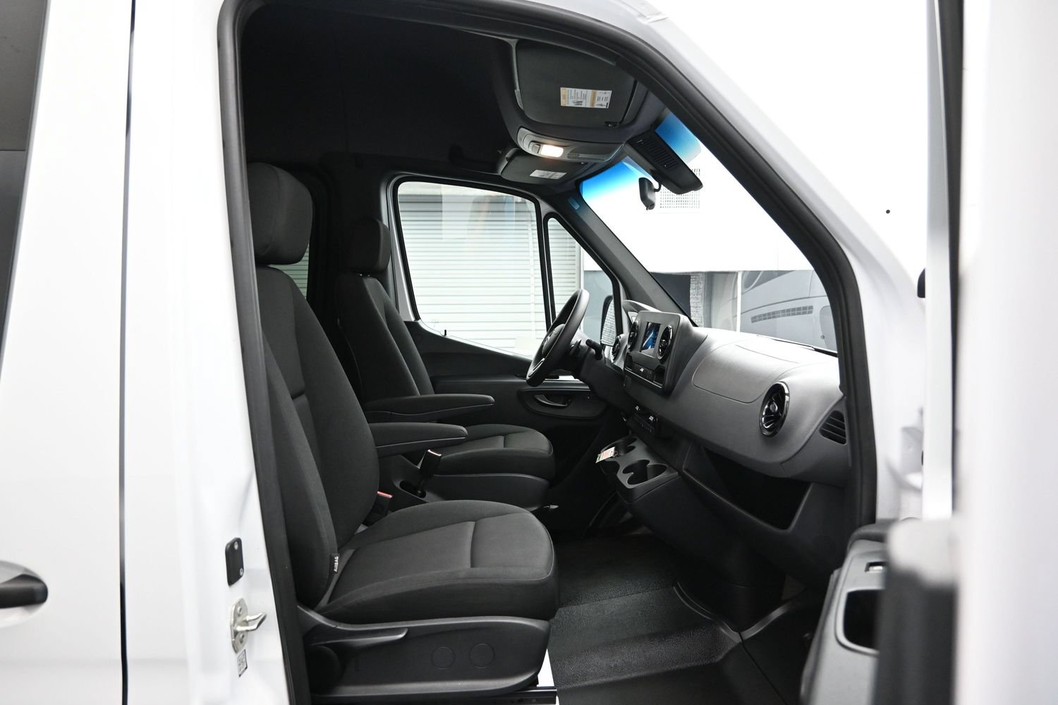 Used 2024 Mercedes-Benz Sprinter 2500 image 13