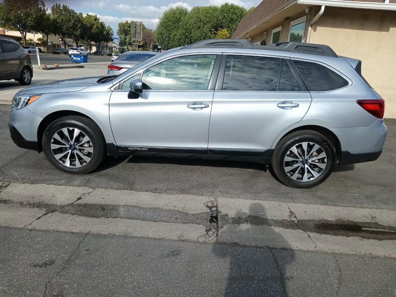 Used 2017 Subaru Outback 2.5i Limited image 5