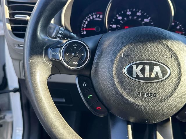Used 2016 Kia Soul + image 29
