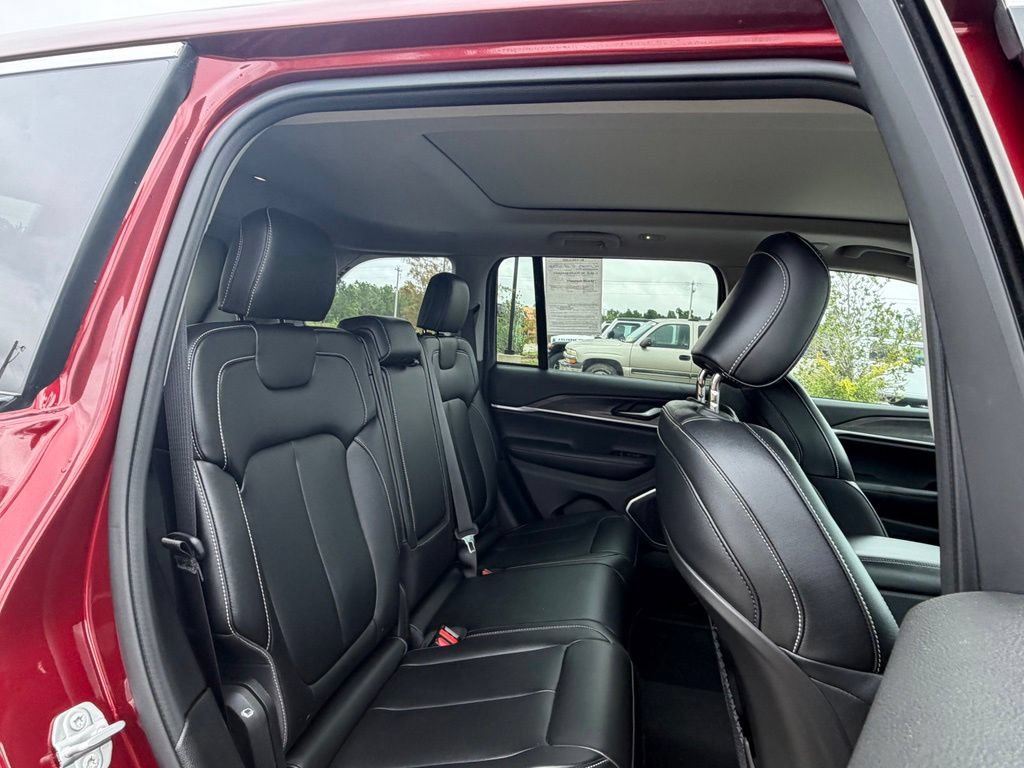 Used 2023 Jeep Grand Cherokee 4WD 4xe image 37