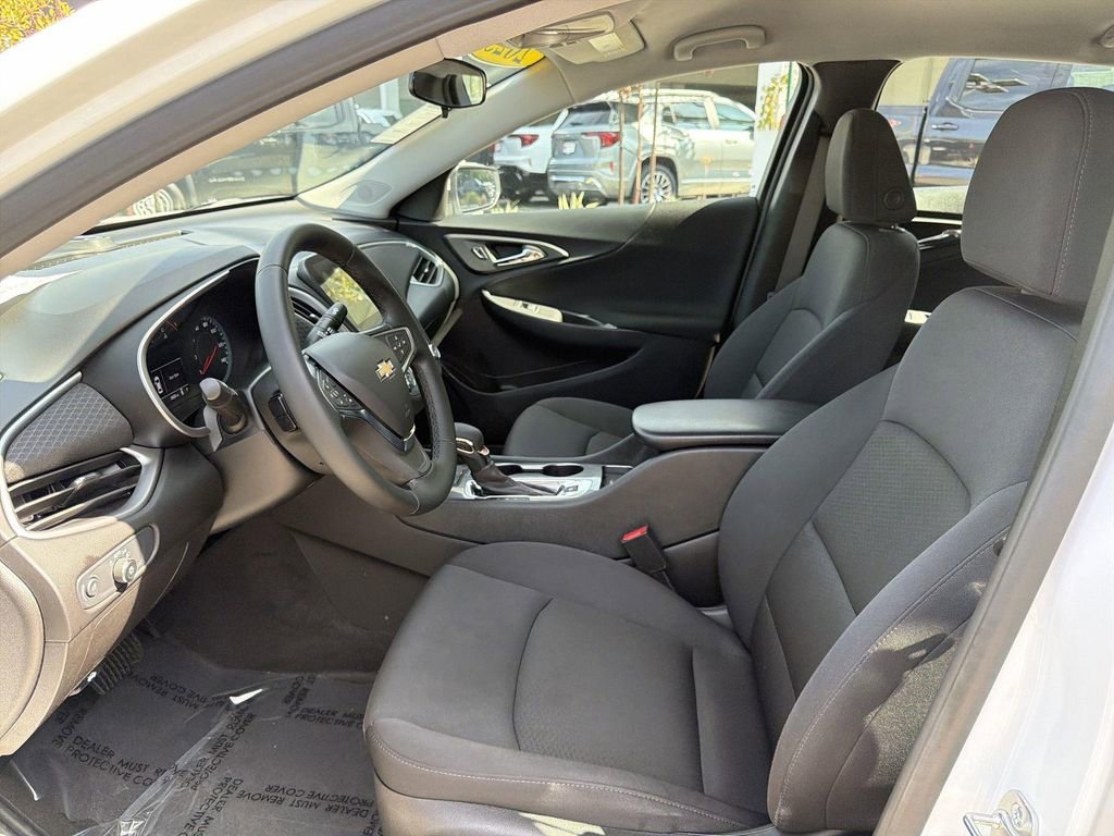 Used 2025 Chevrolet Malibu RS image 19