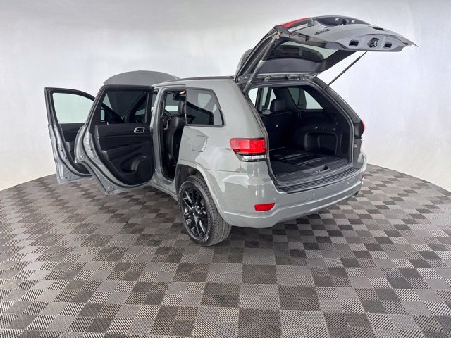Used 2022 Jeep Grand Cherokee Laredo X AWD/4WD image 18
