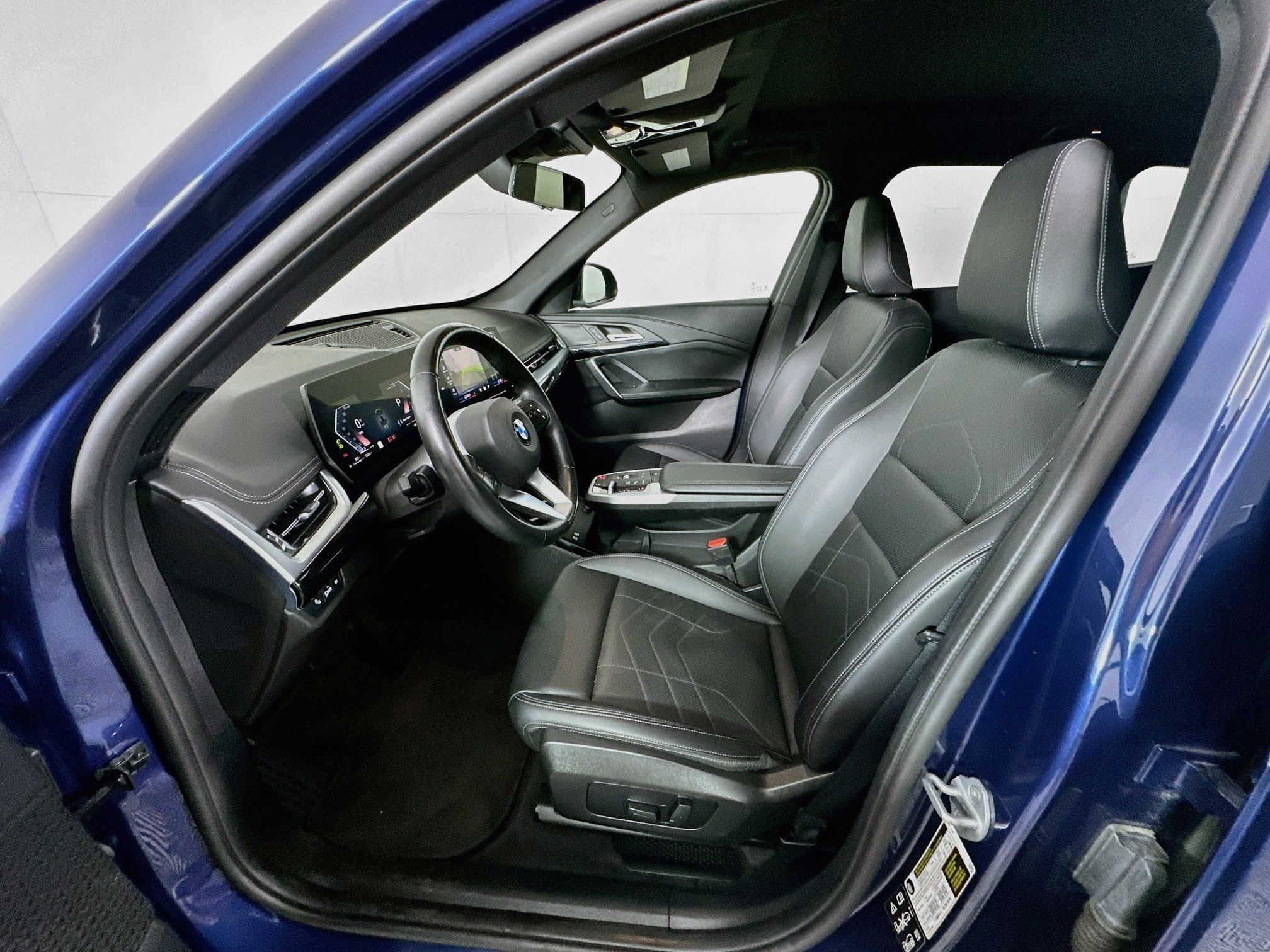 Used 2025 BMW X1 xDrive28i AWD/4WD image 13