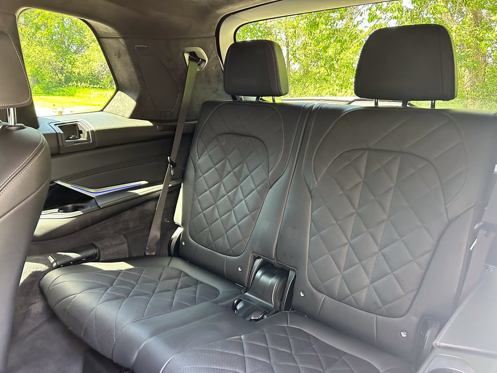Used 2023 BMW X7 xDrive40i w/ M Sport Package AWD/4WD image 14