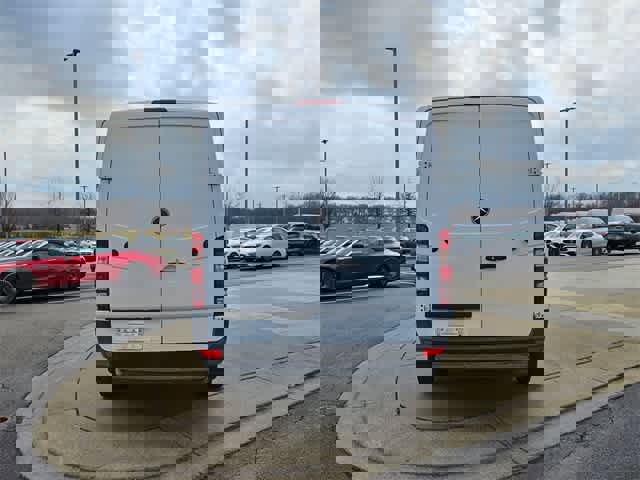 Used 2015 Mercedes-Benz Sprinter 2500 image 7