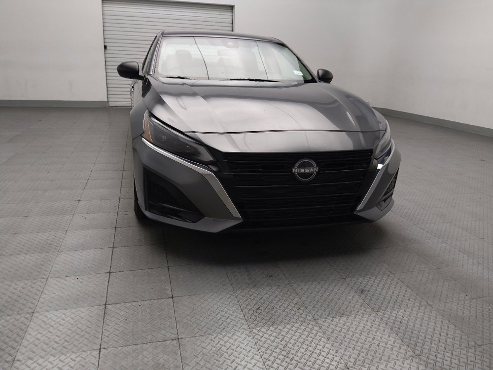 Used 2024 Nissan Altima 2.5 SV image 13