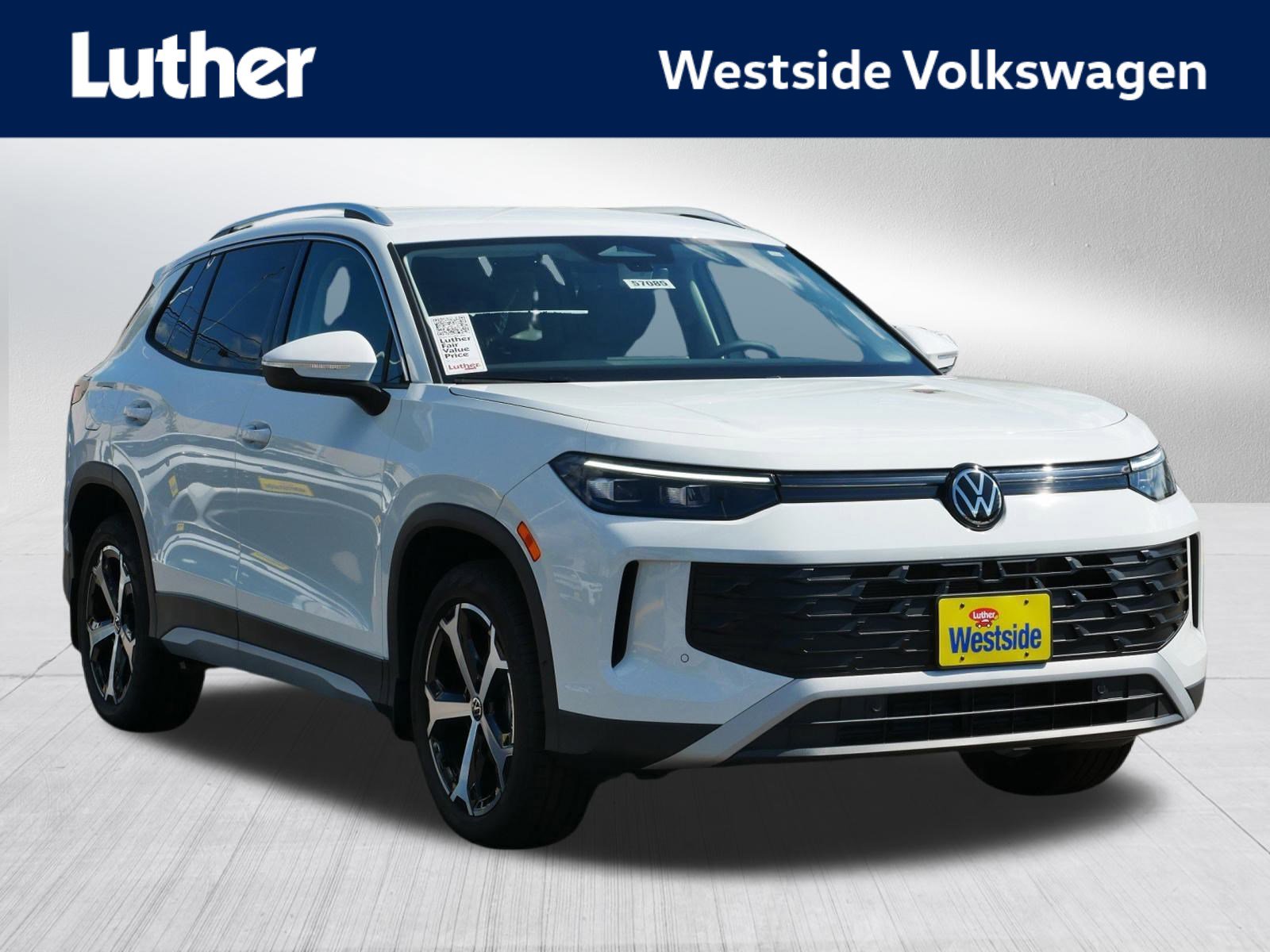 New 2025 Volkswagen Tiguan SE image 1