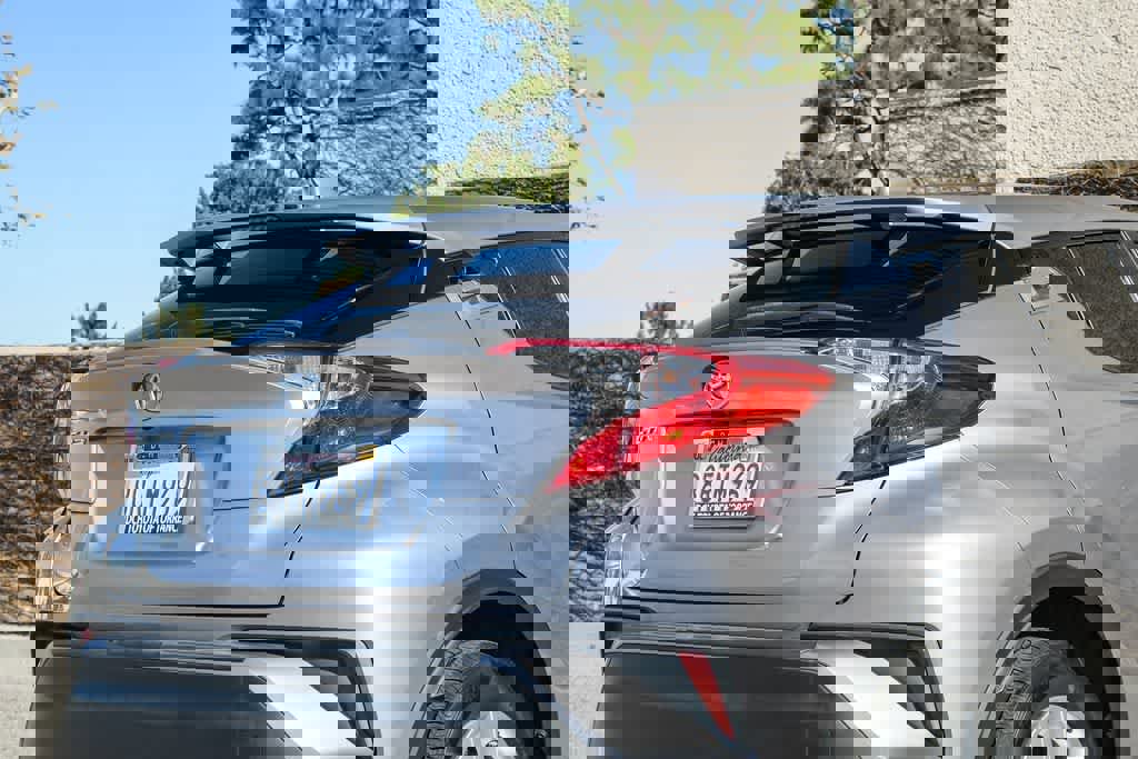 Used 2020 Toyota C-HR LE image 6