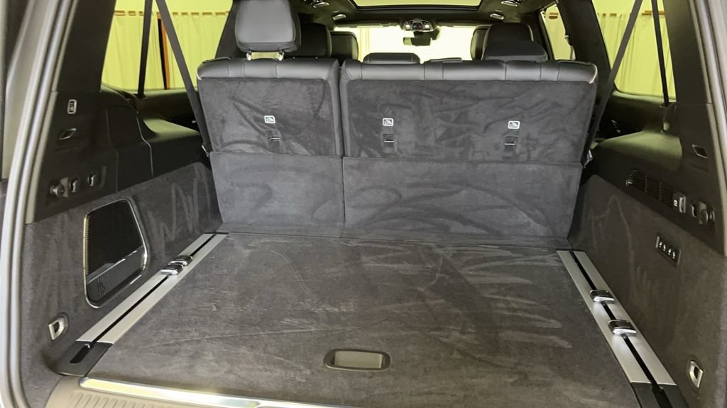 New 2024 Jeep Grand Wagoneer L Series III AWD/4WD image 9