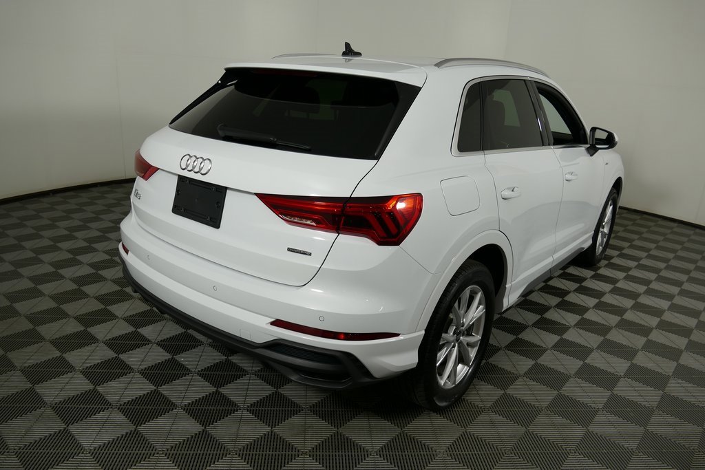 Used 2023 Audi Q3 2.0T Premium Plus w/ Premium Plus Package image 3