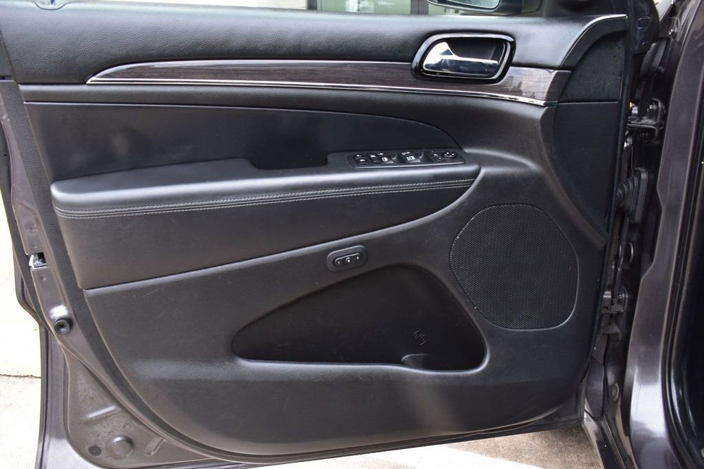 Used 2020 Jeep Grand Cherokee Overland image 40