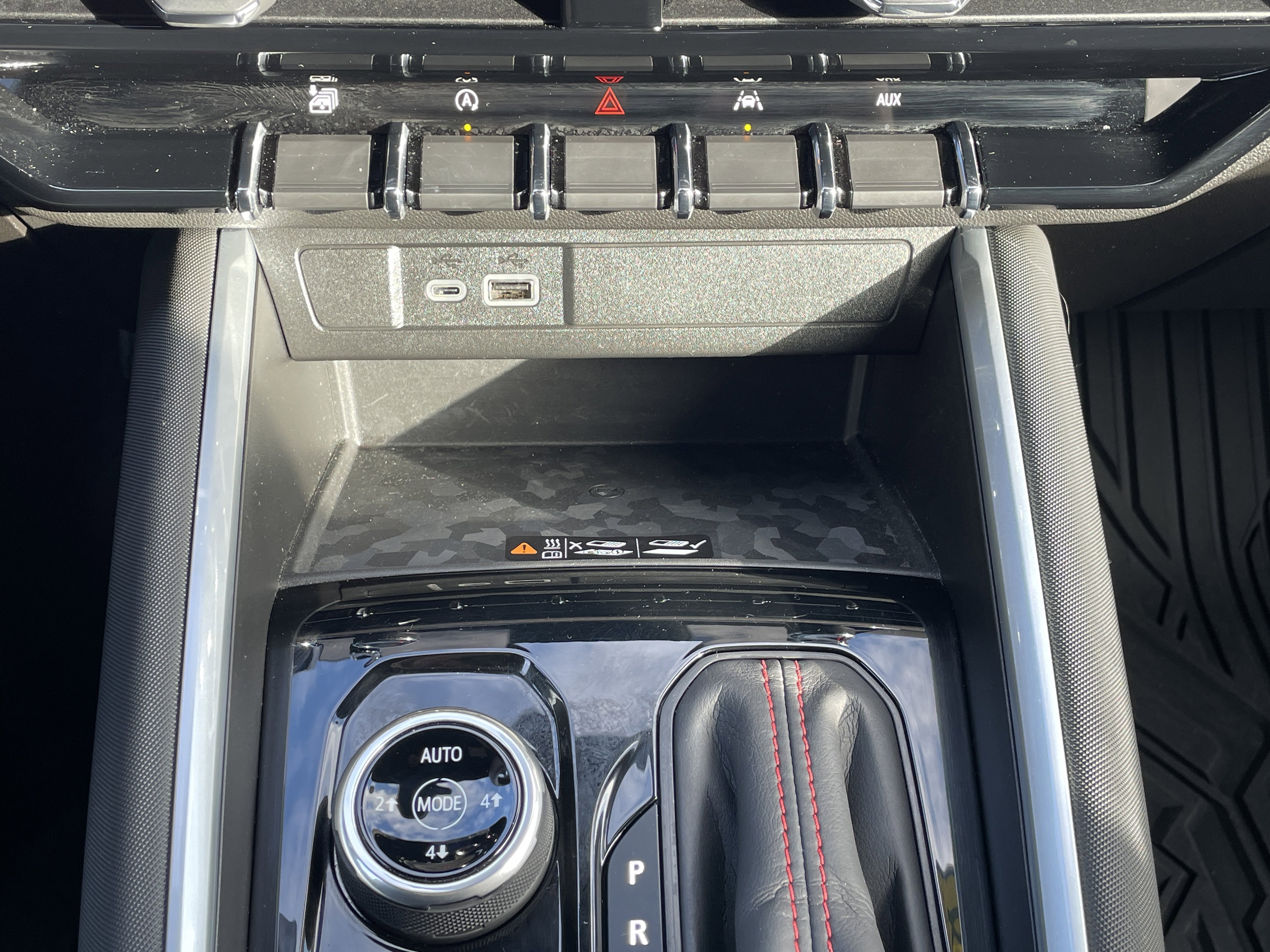 Used 2024 Chevrolet Colorado Z71 w/ Z71 Convenience Package 2 image 28