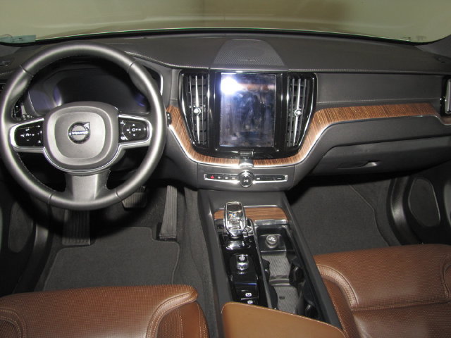 Used 2023 Volvo XC60 B5 Ultimate FWD image 36