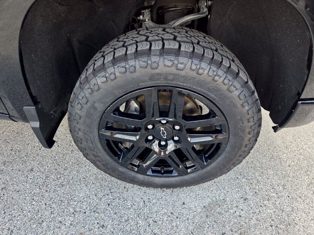 Used 2022 Chevrolet Silverado 1500 Custom Trail Boss w/ LPO, Dark Essentials Package AWD/4WD image 19
