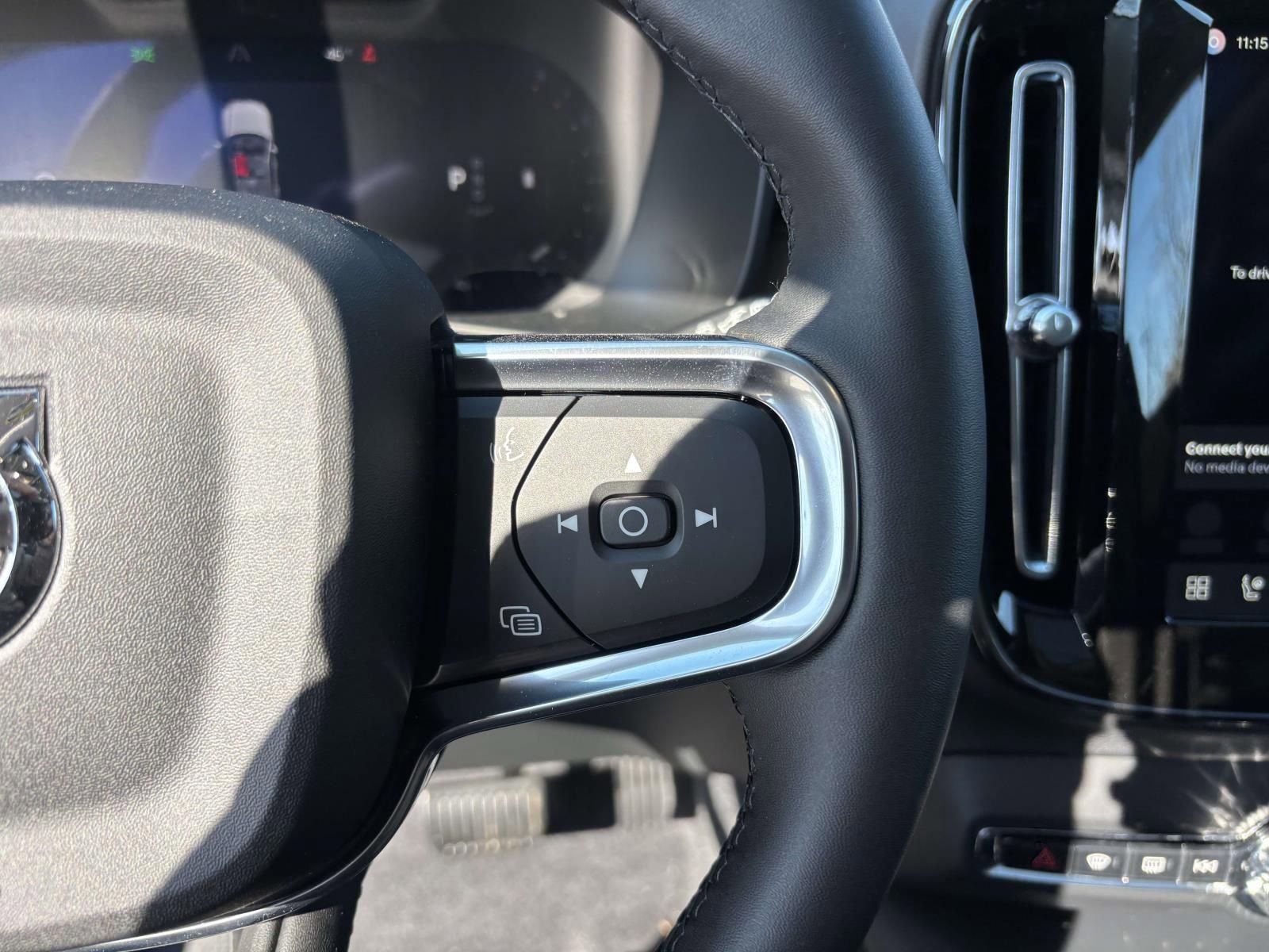 New 2026 Volvo XC40 B5 Ultra w/ Protection Package Premier AWD/4WD image 18