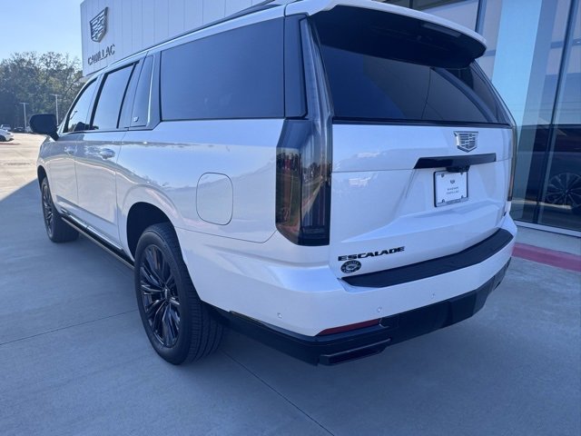 Used 2025 Cadillac Escalade ESV Sport w/ LPO, ONYX Package image 3