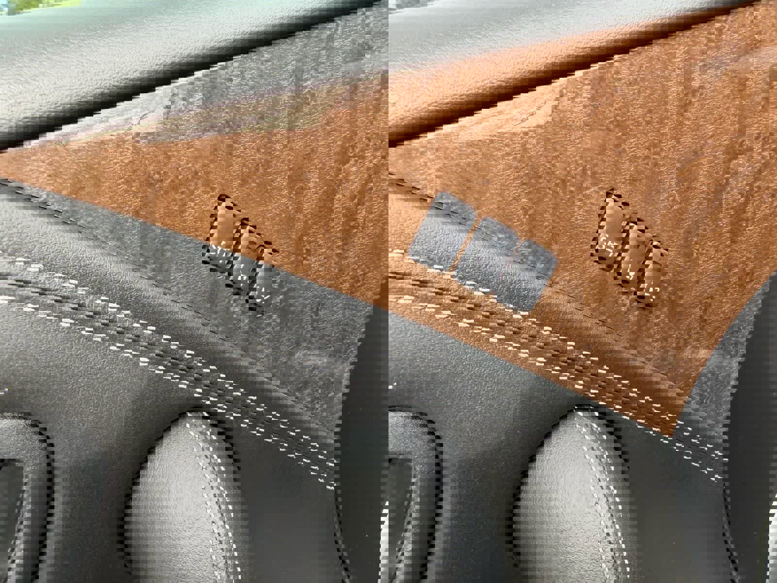 Used 2017 INFINITI QX80 2WD w/ Driver Assistance Package image 29