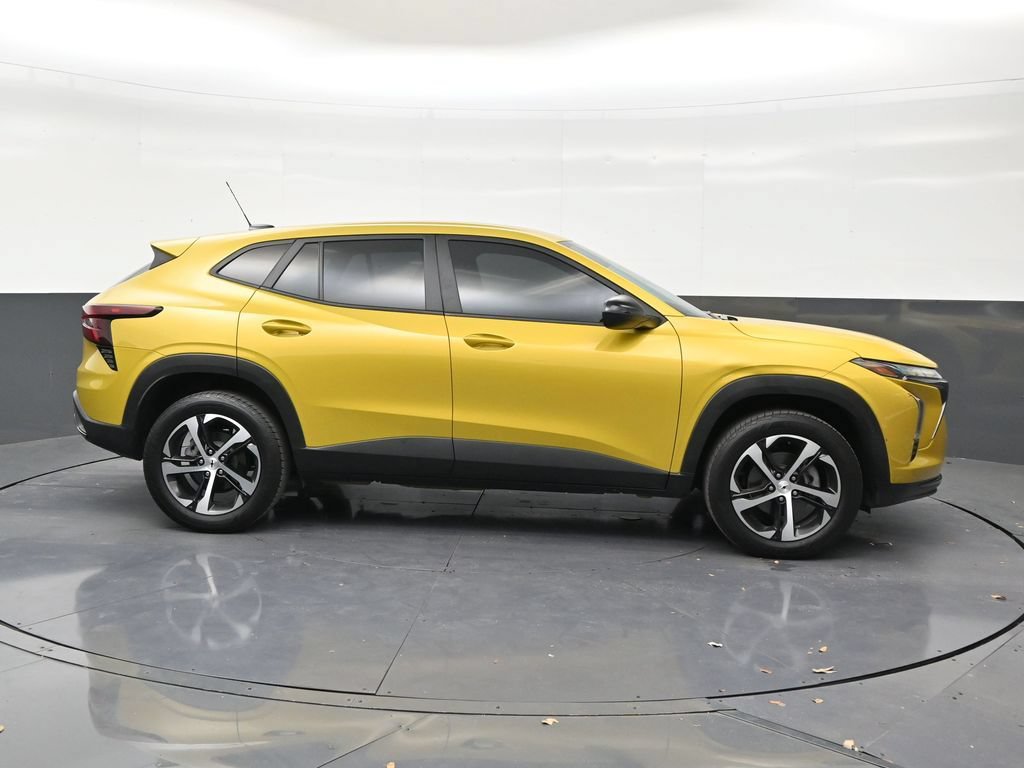 Used 2024 Chevrolet Trax RS FWD image 6