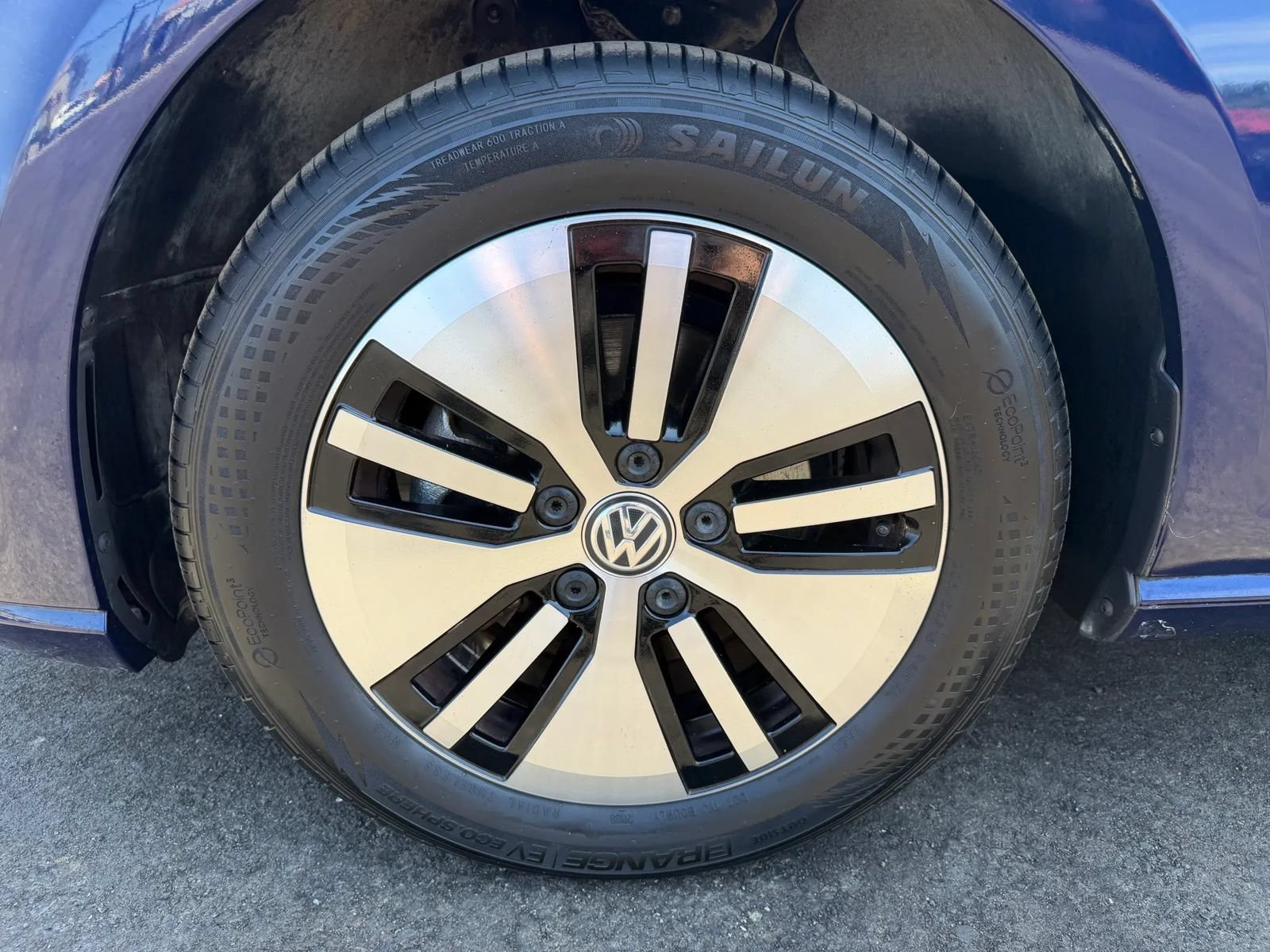 Used 2017 Volkswagen e-Golf SE FWD image 37