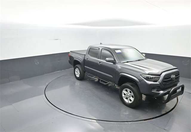 Used 2018 Toyota Tacoma SR image 24