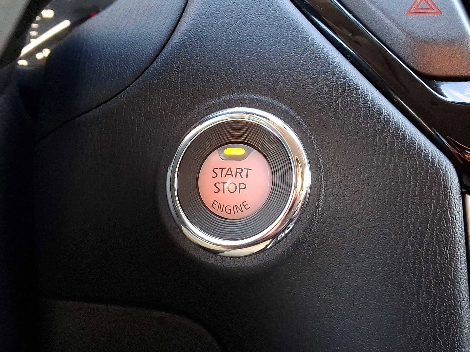 Used 2018 Nissan Pathfinder SV FWD image 24