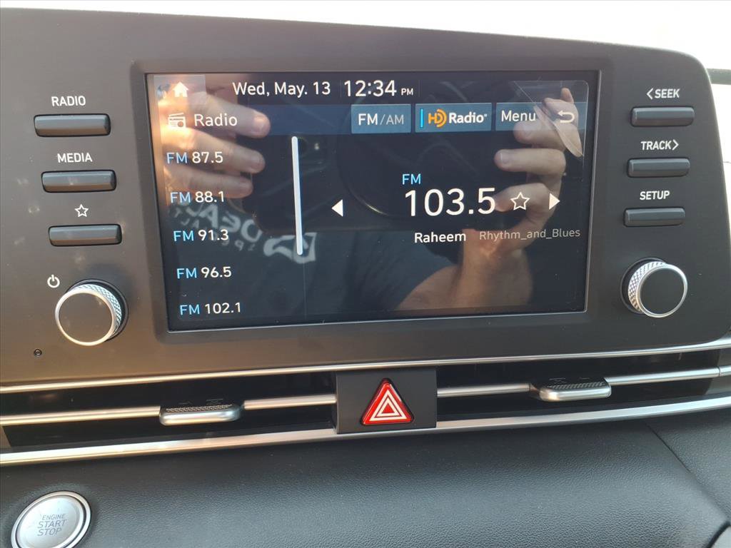 Used 2025 Hyundai Elantra Hybrid FWD image 22