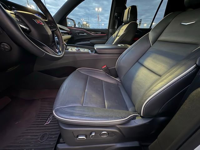 Used 2024 Cadillac Escalade Sport w/ Touring Package image 11
