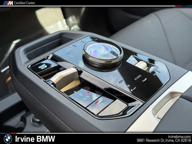 Used 2026 BMW iX xDrive60 w/ Premium Package image 28