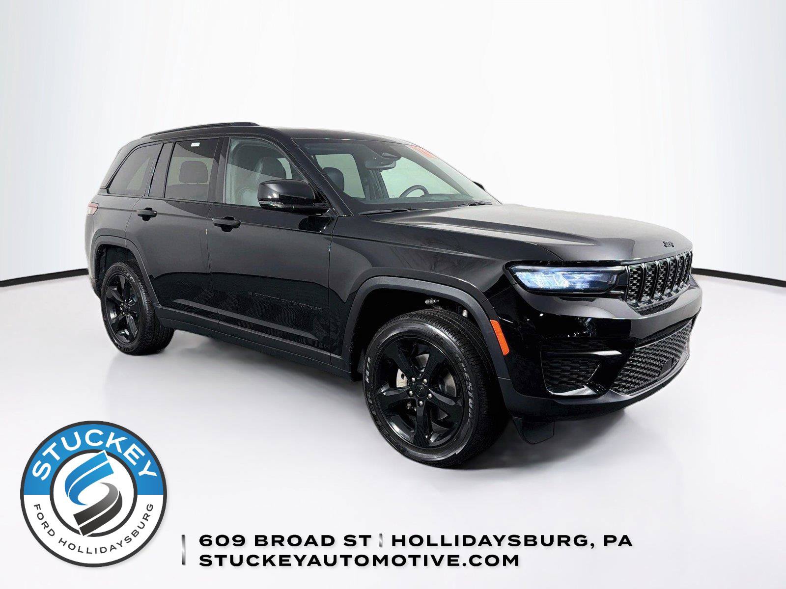 Used 2024 Jeep Grand Cherokee Altitude