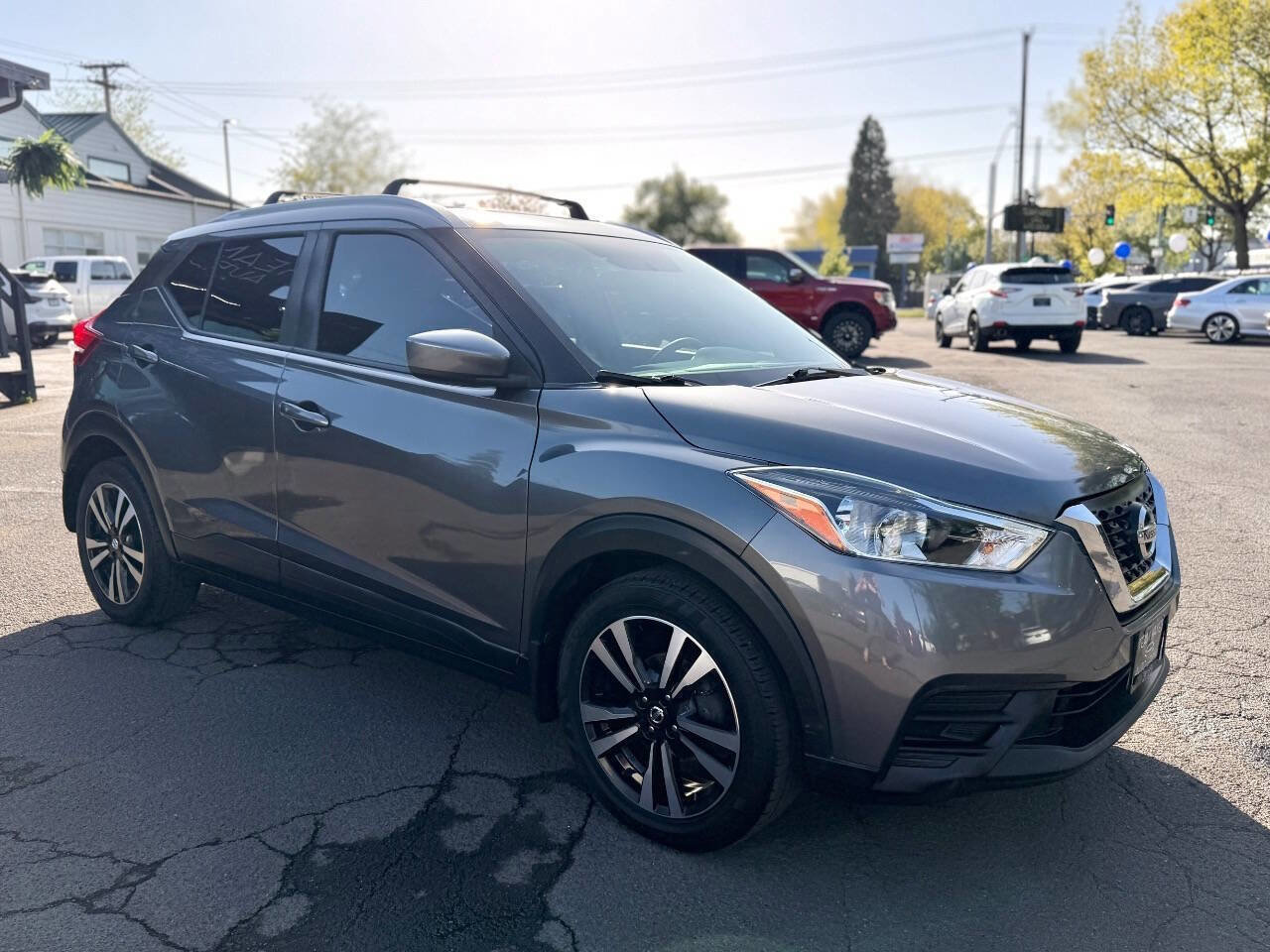 Used 2018 Nissan Kicks SV FWD image 4