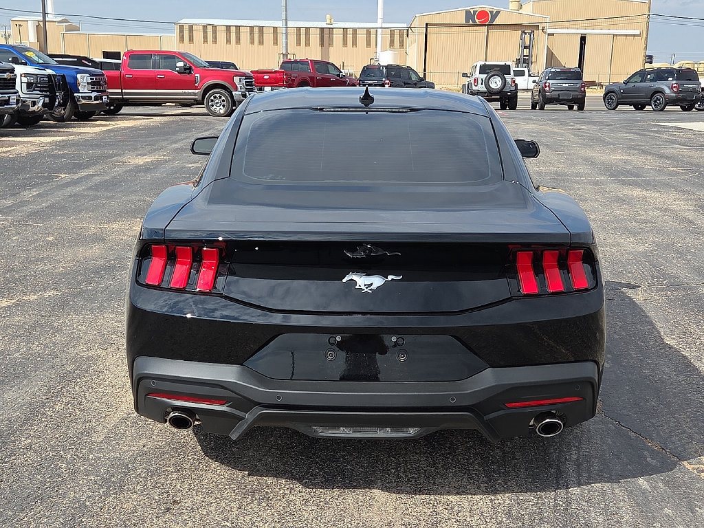 Used 2026 Ford Mustang Coupe RWD image 4