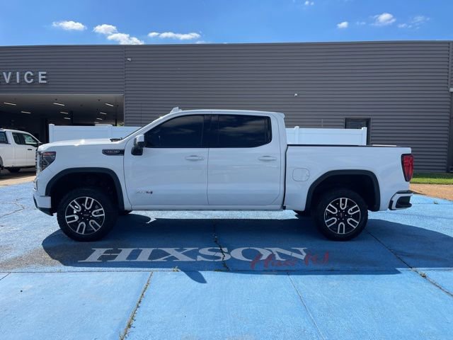 Used 2024 GMC Sierra 1500 AT4 w/ Technology Package AWD/4WD image 2