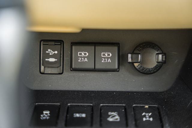Used 2019 Toyota Highlander Limited Platinum AWD/4WD image 26