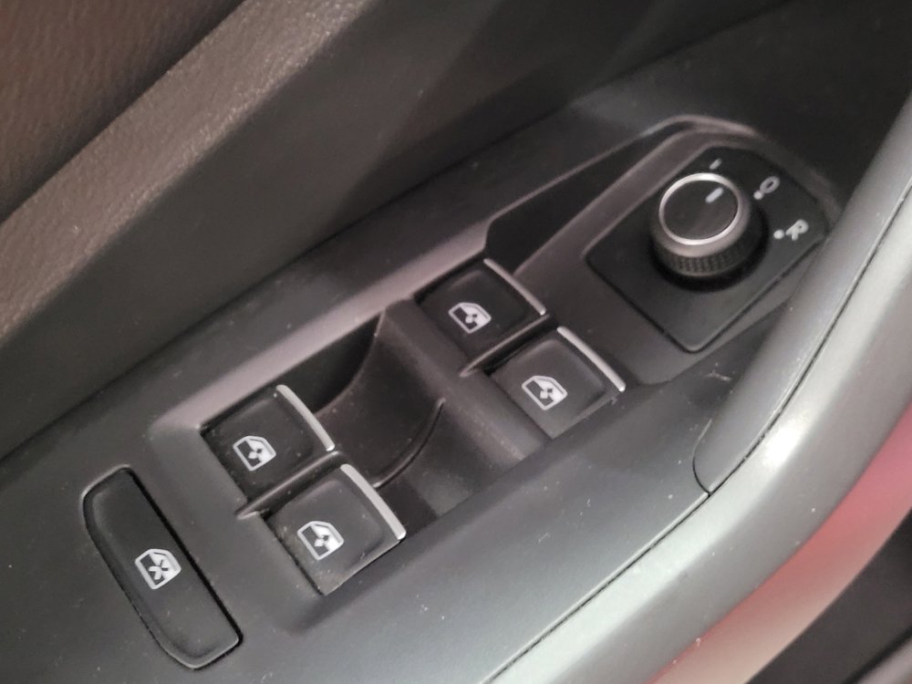 Used 2021 Volkswagen Jetta SE FWD image 27