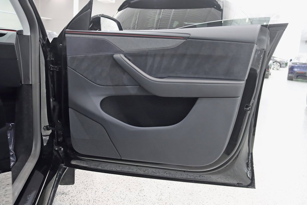 Used 2026 Tesla Model Y AWD image 33