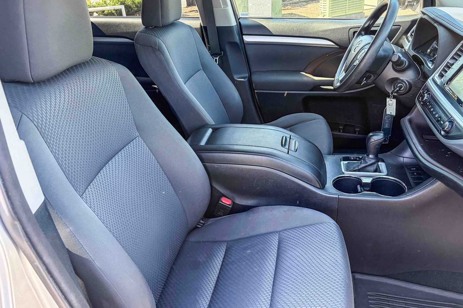 Used 2015 Toyota Highlander LE image 15