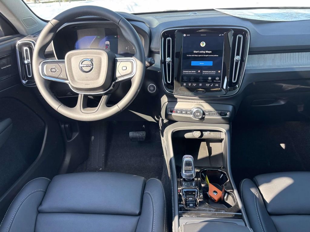 New 2026 Volvo XC40 B5 Ultra w/ Protection Package Premier image 28