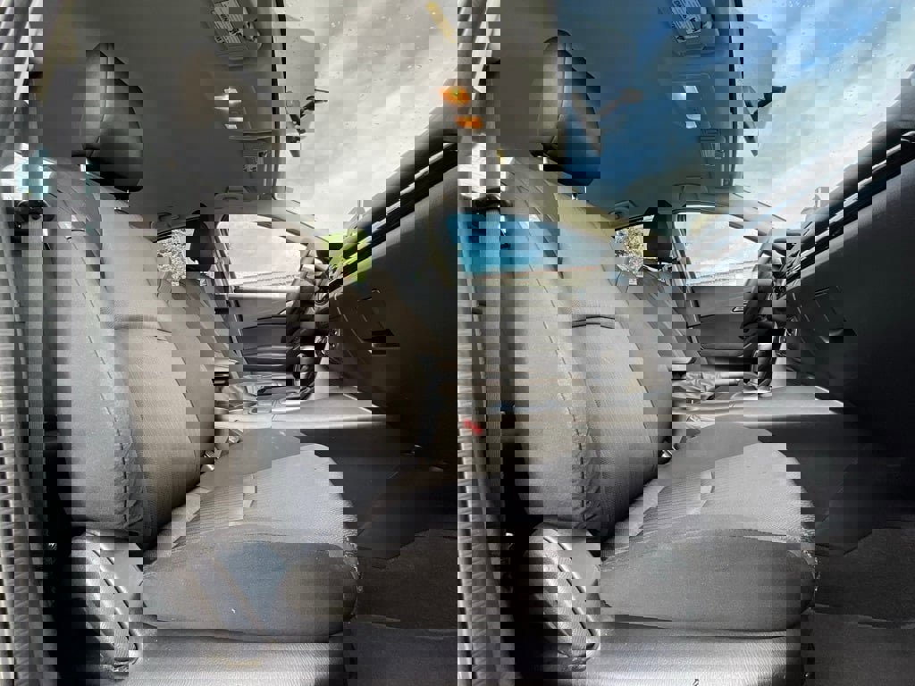 Used 2014 MAZDA MAZDA3 i Sport image 12