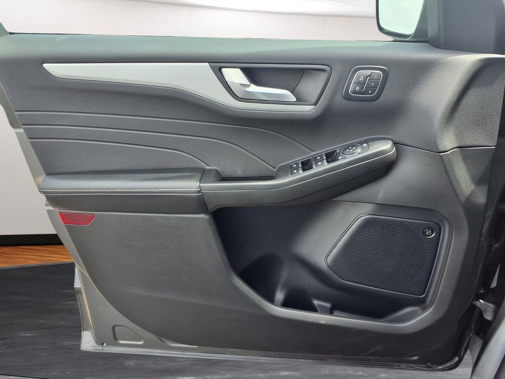 Used 2024 Ford Escape SE w/ PHEV Premium Package FWD image 16