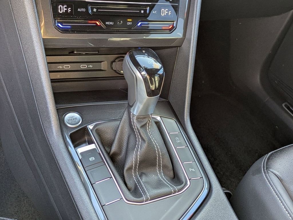 Used 2024 Volkswagen Tiguan SE R-Line image 11