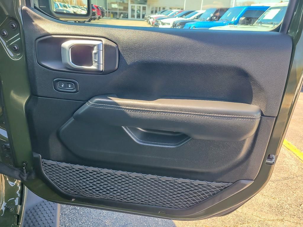 Used 2023 Jeep Wrangler Unlimited Sahara w/ Cold Weather Group image 23