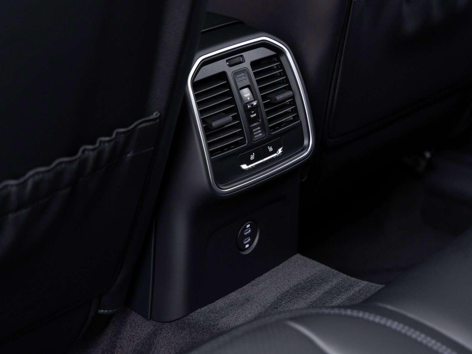 Certified 2026 Porsche Macan AWD/4WD image 27