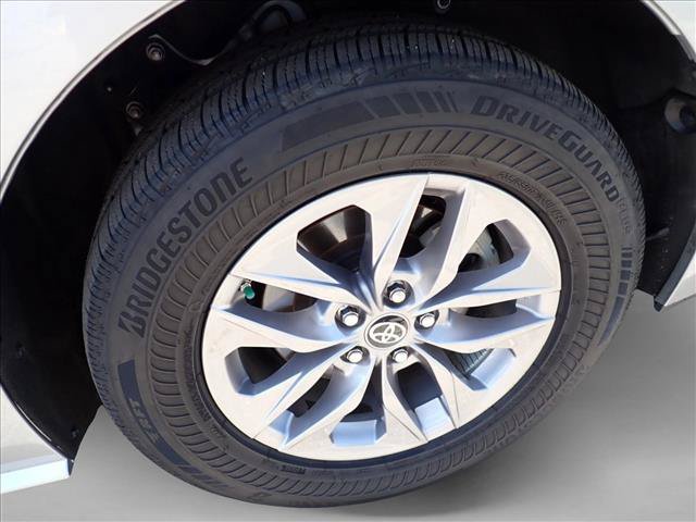 Used 2023 Toyota Sienna XLE w/ XLE Plus Package AWD/4WD image 7
