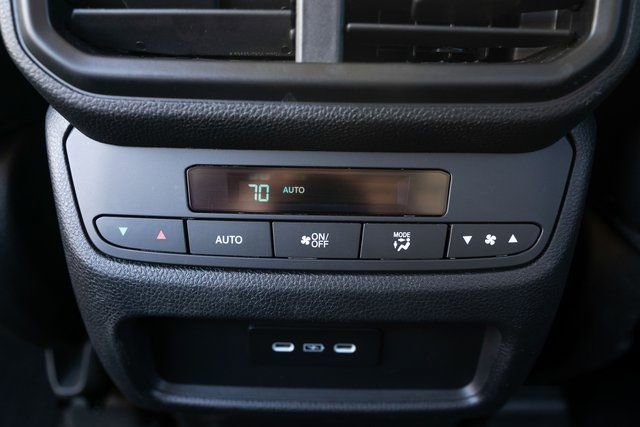 Used 2025 Honda Pilot EX-L image 30